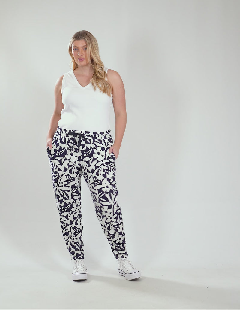 Stencil Floral Pants Navy